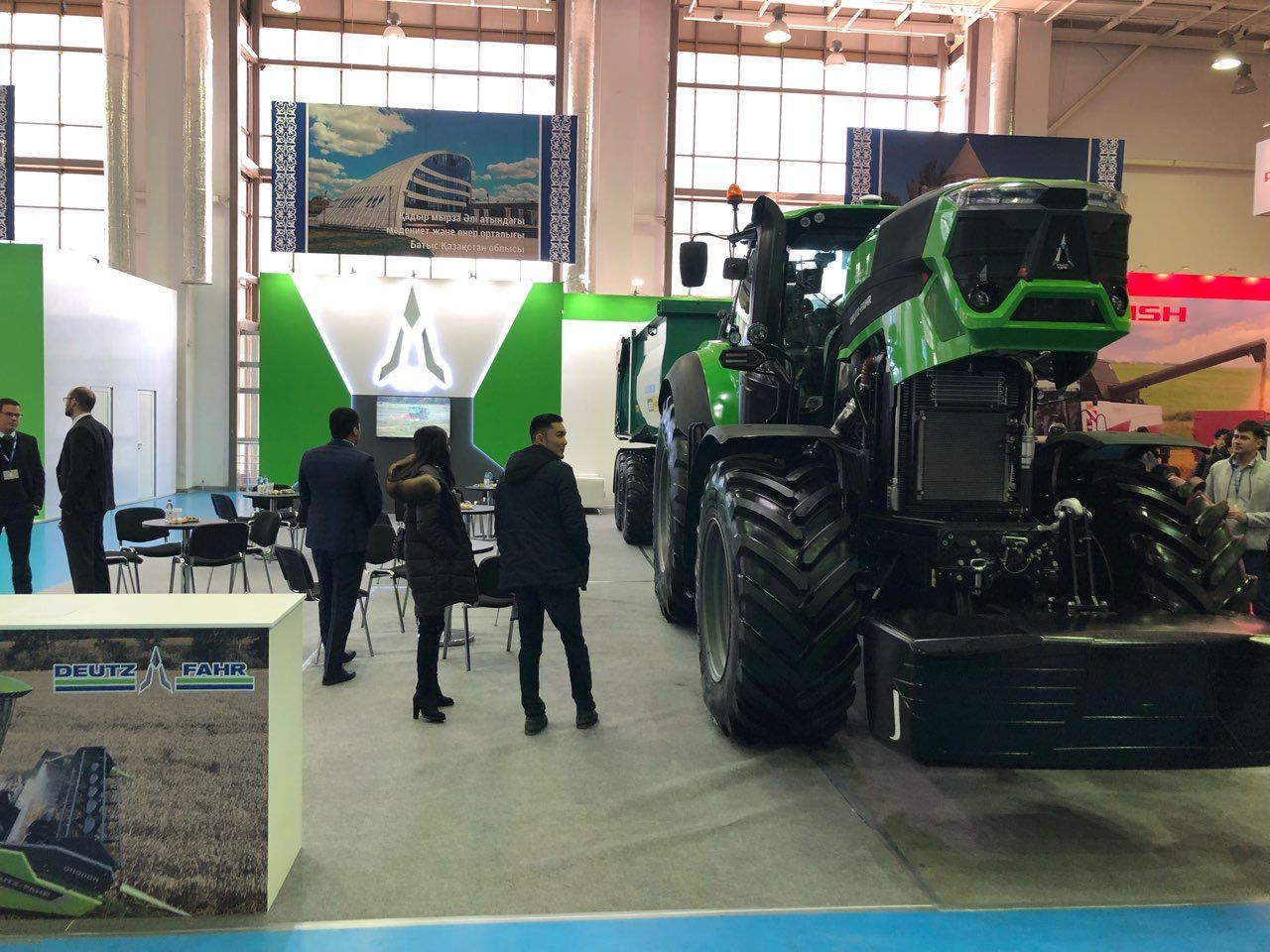 Трактор DEUTZ-FAHRAgrotron 9340 TTV на выставке сельхозтехники в Астане -  DEUTZ-FAHR